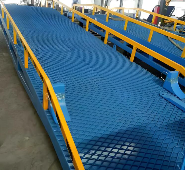 兴平移动式液压登车桥